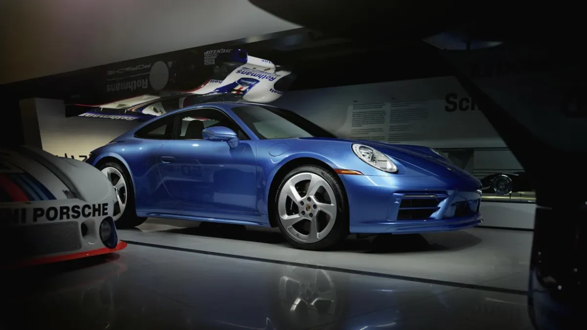 Porsche-911-Sally-Carrera-4