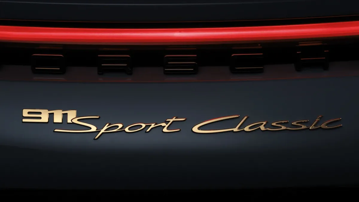 Porsche-911-Sport-Classic-15