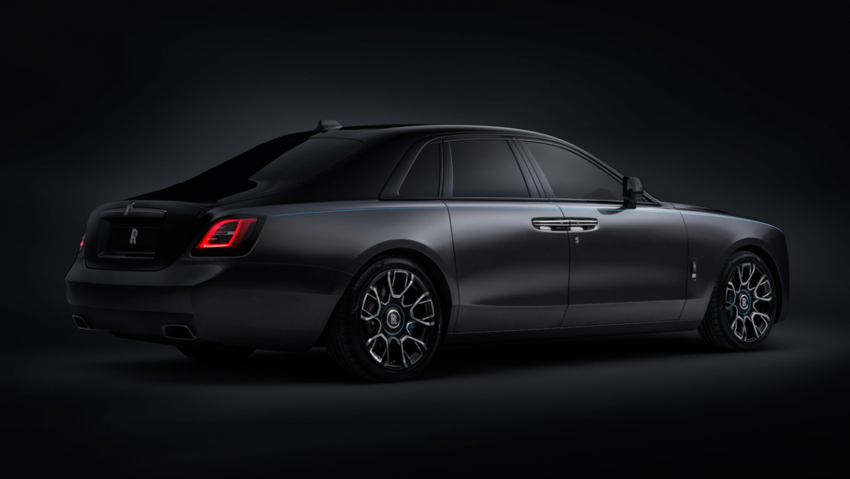 Rolls-Royce-Ghost-Black-Badge-9