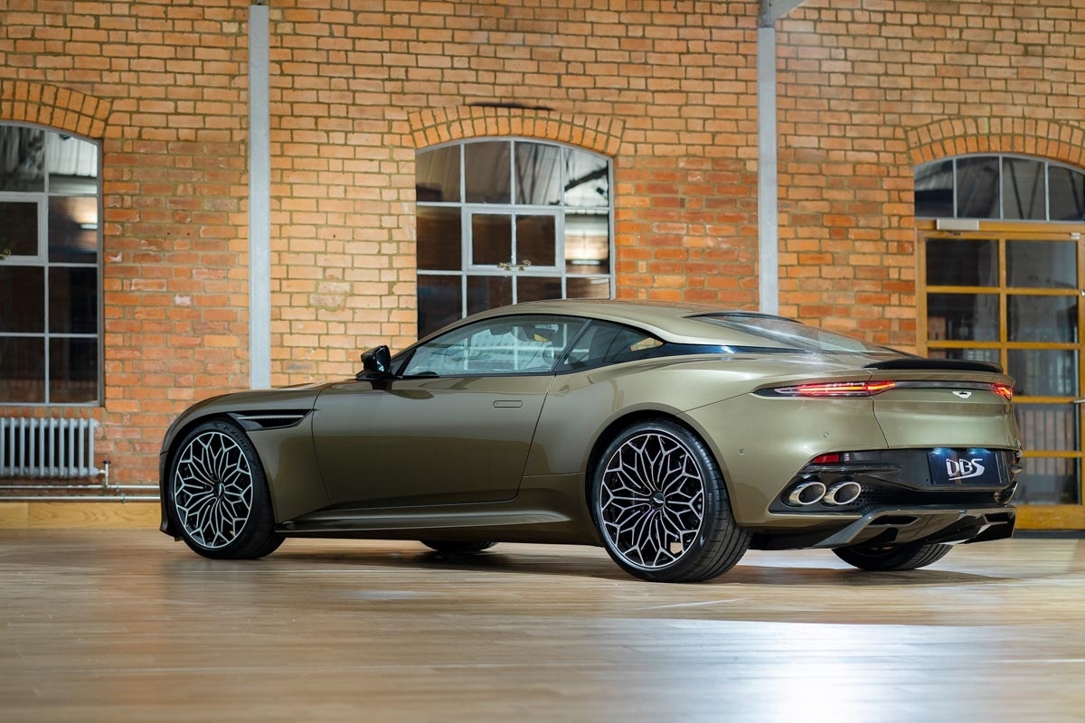 Special-edition-007-Aston-Martin-4