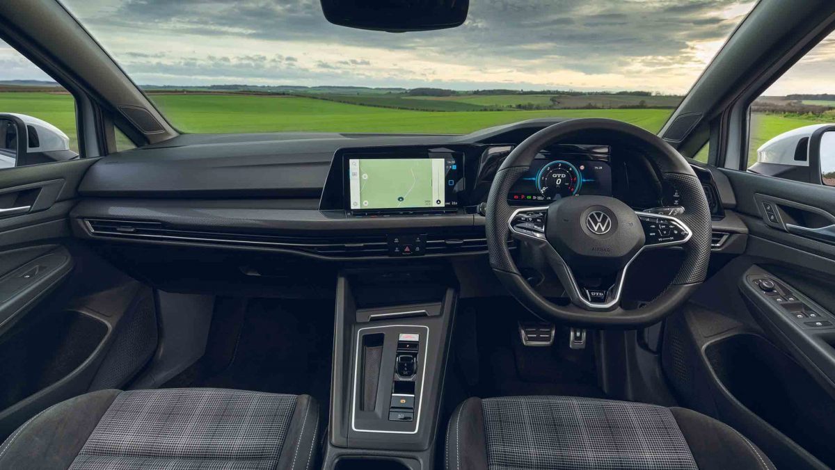 Volkswagen-Golf-GTD-2021-8