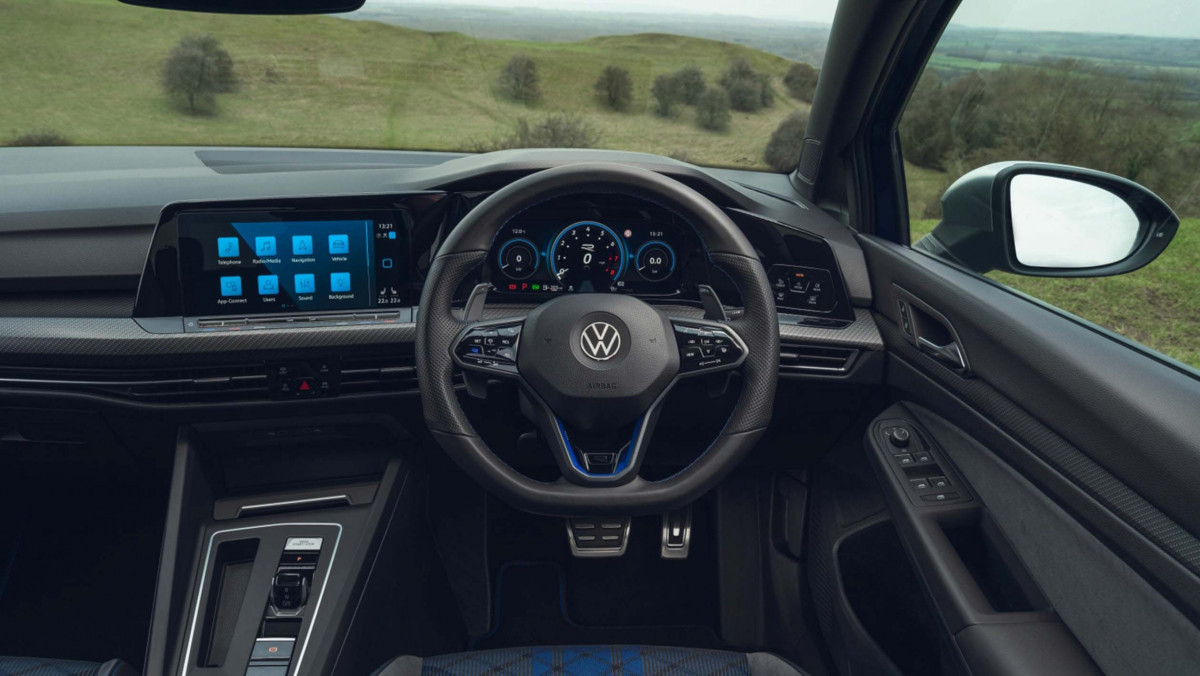 Volkswagen-Golf-R-2021-review-6